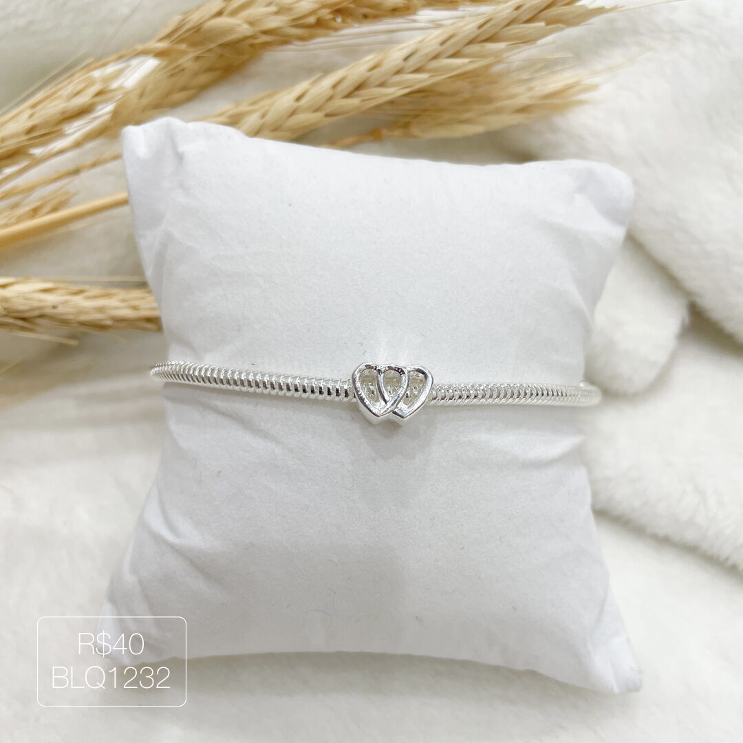 Berloque Coração Duplo Vazado Passador Liso Prateado